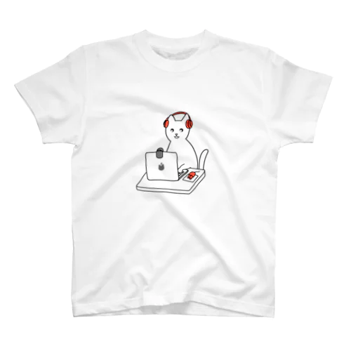 巣ごもり猫とオンラインゲーム Regular Fit T-Shirt