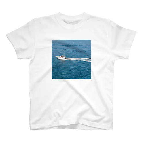 灯台から撮影したボート_スクエア Regular Fit T-Shirt