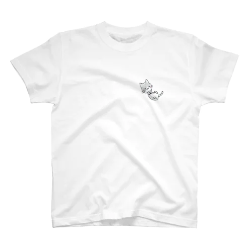 ゴロゴロはちわれくん Regular Fit T-Shirt