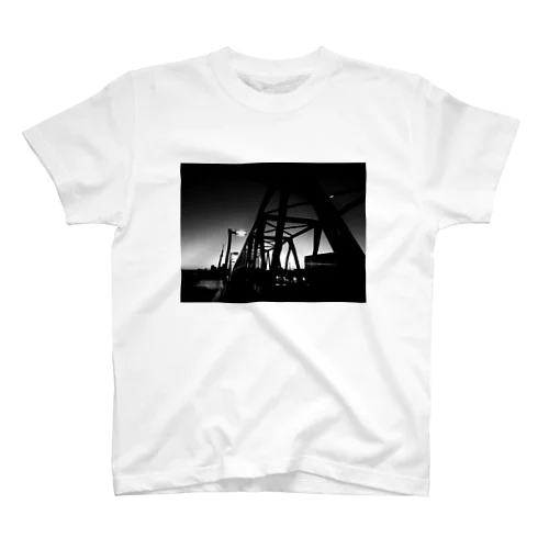 モノクロ鉄橋 Regular Fit T-Shirt