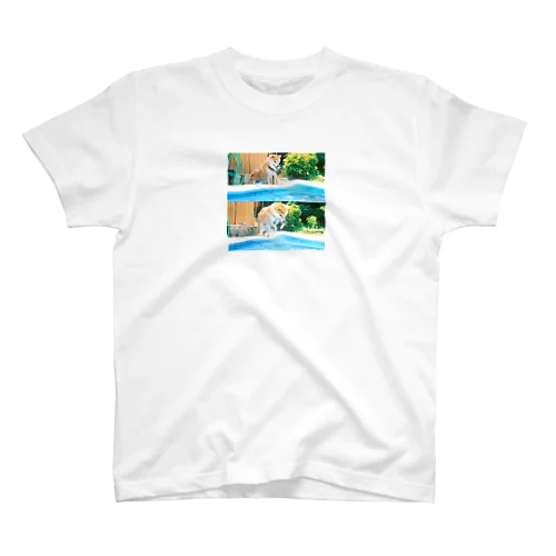 飛び込む犬 Regular Fit T-Shirt