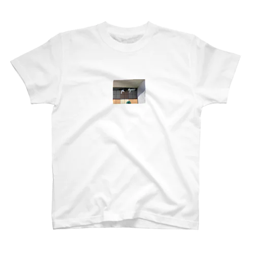 溝ネコ 一 Regular Fit T-Shirt