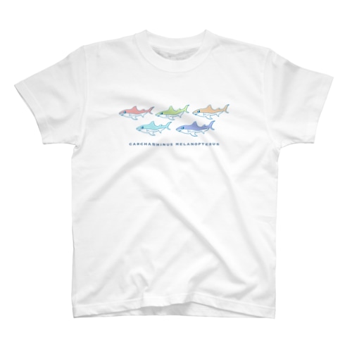 カラフルなサメのＴシャツ Regular Fit T-Shirt