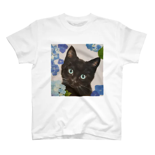 紫陽花とくろねこ Regular Fit T-Shirt