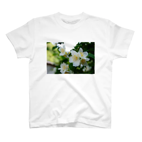 白い花。 Regular Fit T-Shirt