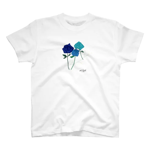 青薔薇のブーケ Regular Fit T-Shirt