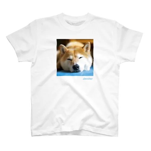 微睡むinu Regular Fit T-Shirt