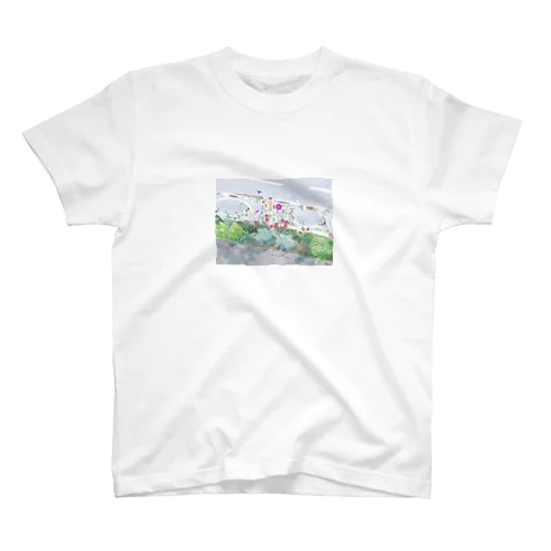 駅の花壇 Regular Fit T-Shirt