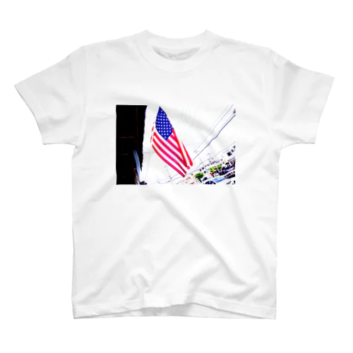 カーモンベイビーアメリカー Regular Fit T-Shirt