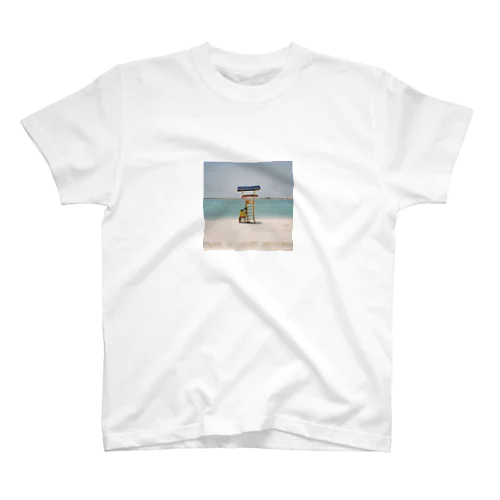 Lonely beach スタンダードTシャツ
