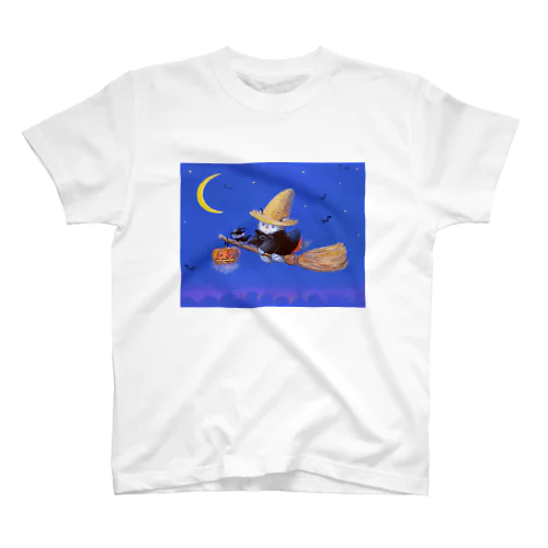 麦藁帽子をかぶった猫　ハロウィン　空飛ぶ箒 Regular Fit T-Shirt