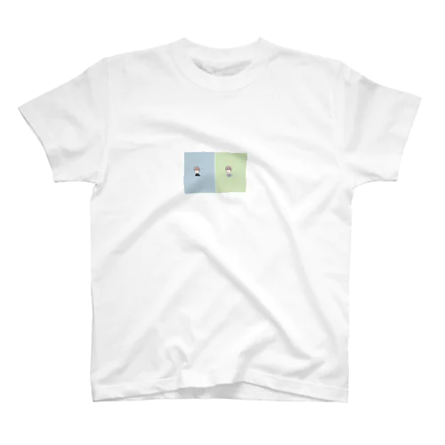 学ランとブレザーきてる男の子 Regular Fit T-Shirt