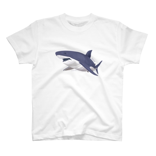 線を重ねて立体感を出したサメ Regular Fit T-Shirt