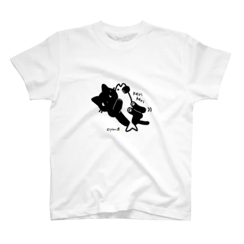 ケリケリねこ Regular Fit T-Shirt