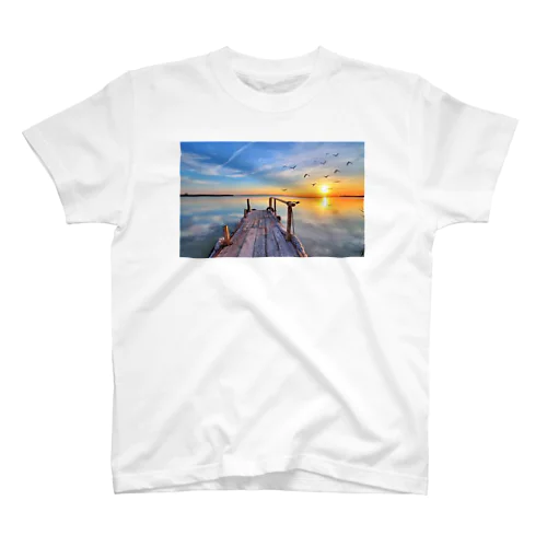  海沿いの夕日 Regular Fit T-Shirt