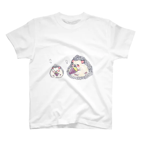 オリジナル　ハリネズミのソフィー、お芋を食べる。 スタンダードTシャツ