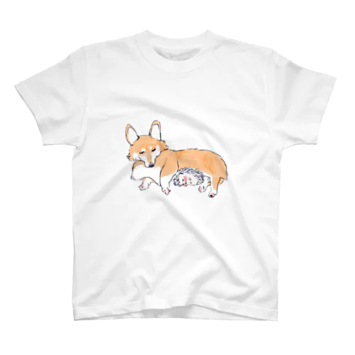 オリジナル　犬に温めてもらうハリネズミのソフィー。 スタンダードTシャツ