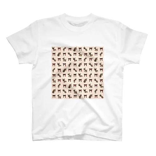 鹿と鳥居 Regular Fit T-Shirt