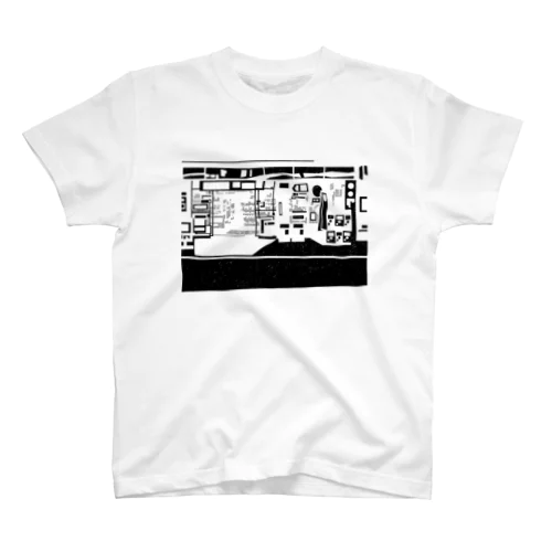 コンビニ柄【黒】 Regular Fit T-Shirt