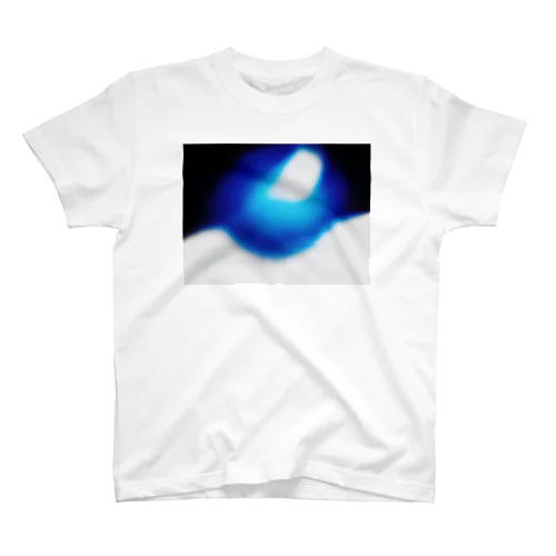 青いバラ Regular Fit T-Shirt