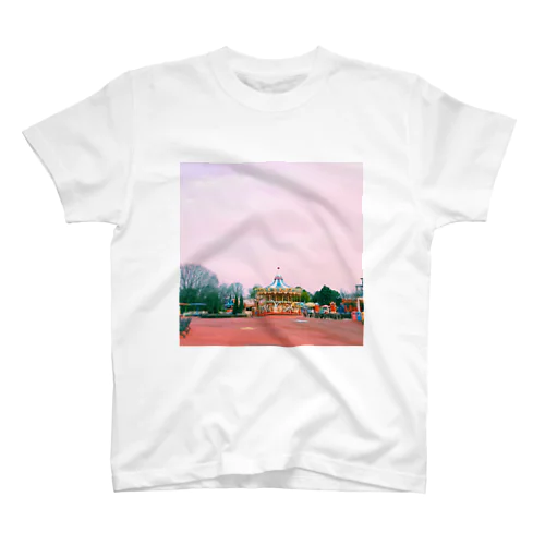 ピンクな遊園地 Regular Fit T-Shirt