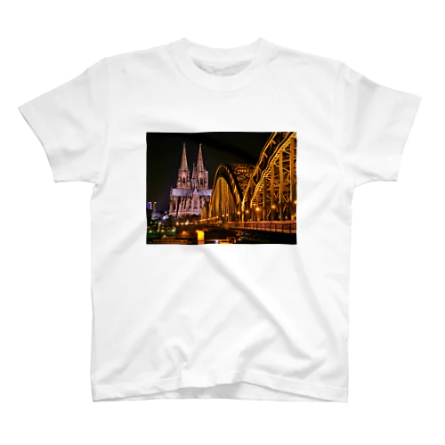 ドイツ・ケルンの夜景 スタンダードTシャツ