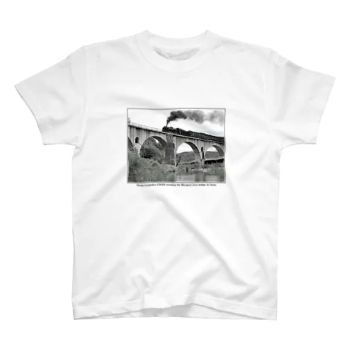 宮森川橋梁を渡る 蒸気機関車 C58239 スタンダードTシャツ