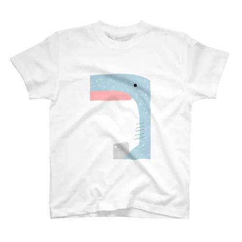 スマホを持つサメさんージンベエザメ Regular Fit T-Shirt