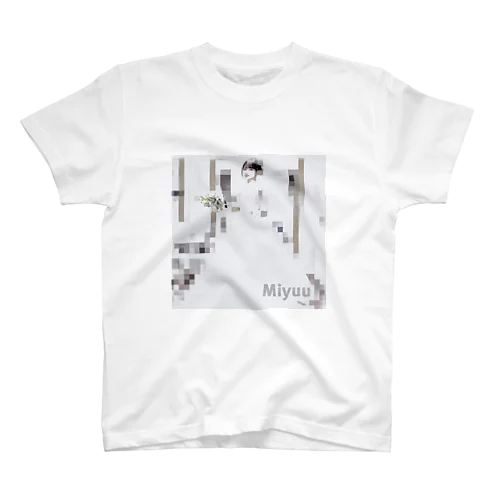 MIYUU wedding dress ver. Regular Fit T-Shirt