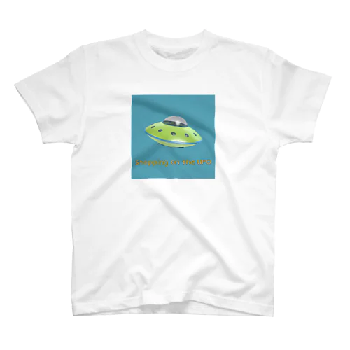 UFOに乗って買い物 Regular Fit T-Shirt