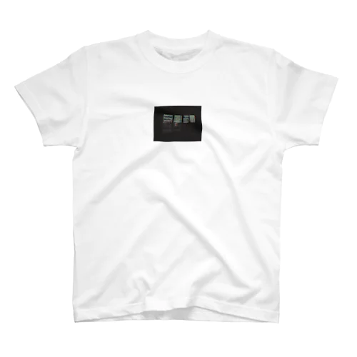 深夜の自動販売機。 Regular Fit T-Shirt