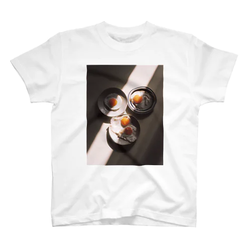 Eggs in the light スタンダードTシャツ