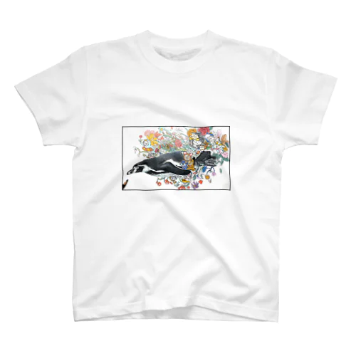 ペンギン達と花 Regular Fit T-Shirt