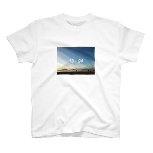 18時24分 Regular Fit T-Shirt