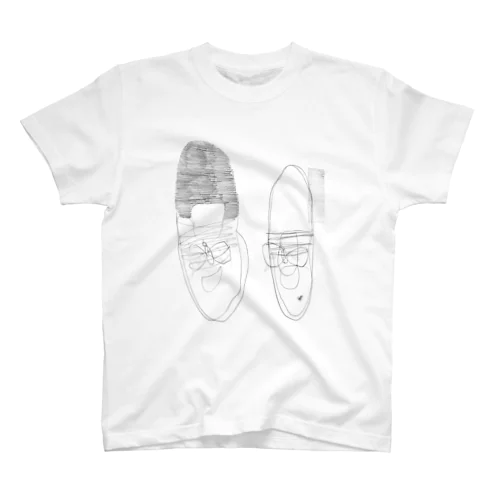 アリが登ってきたよ Regular Fit T-Shirt