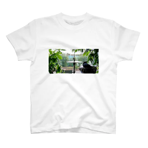 黒猫グランピの居場所 Regular Fit T-Shirt