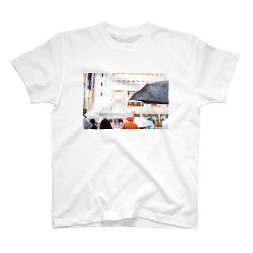 雨の日の池袋 Regular Fit T-Shirt