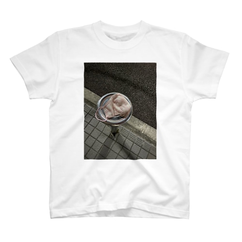 手すりとマスク🐰 Regular Fit T-Shirt