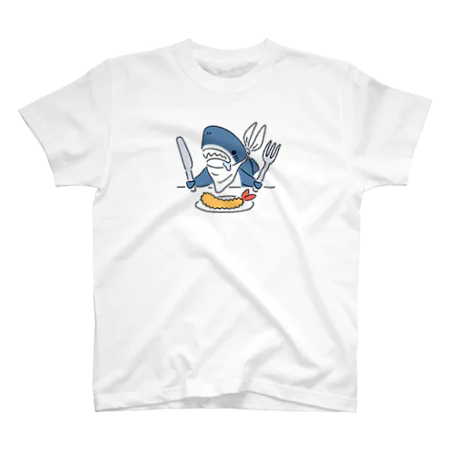 エビフライを食べようとするサメ2021 Regular Fit T-Shirt