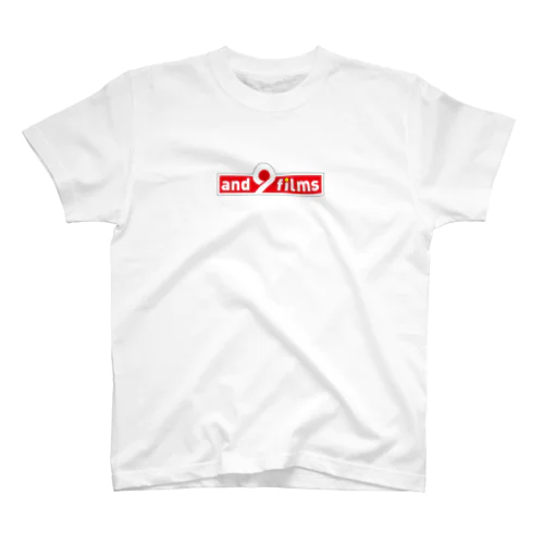 アンドナインロゴ（RED）Tシャツ Regular Fit T-Shirt