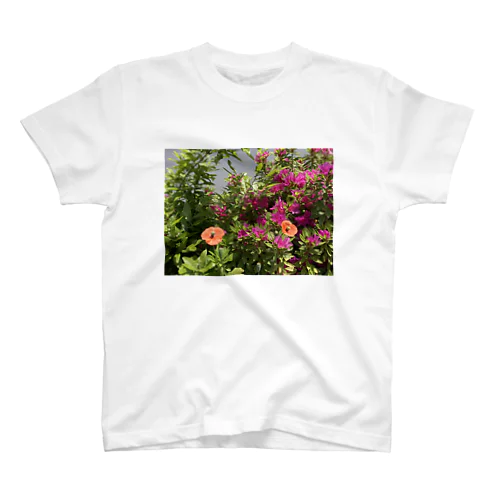 道端の花壇 Regular Fit T-Shirt