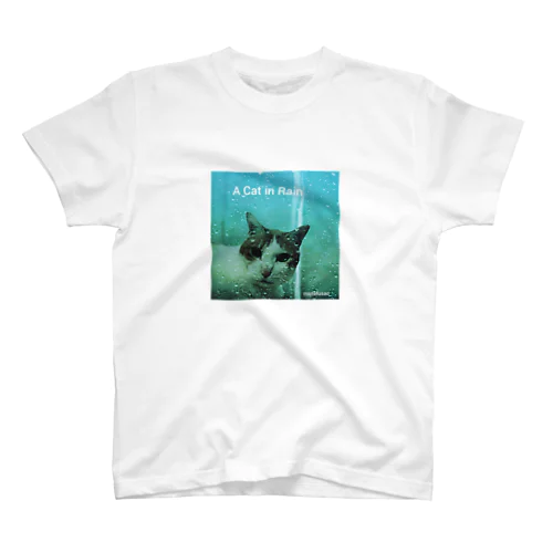 A Cat in Rain Tシャツ Regular Fit T-Shirt