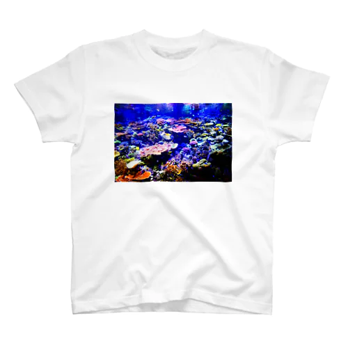 珊瑚の極彩色 Regular Fit T-Shirt