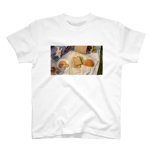 ピクニック Regular Fit T-Shirt