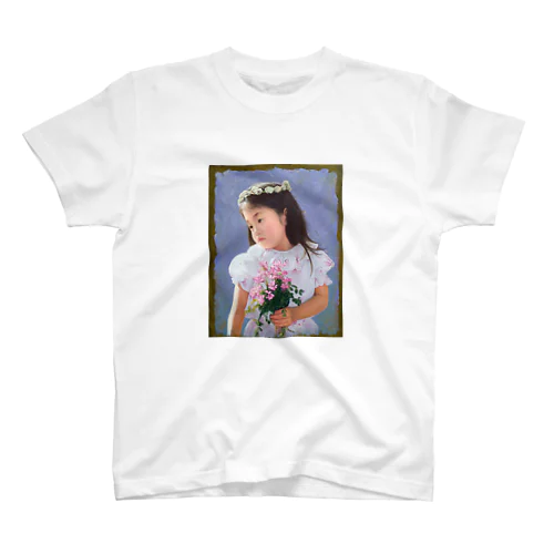 アンニュイな表情の花冠の少女 Regular Fit T-Shirt