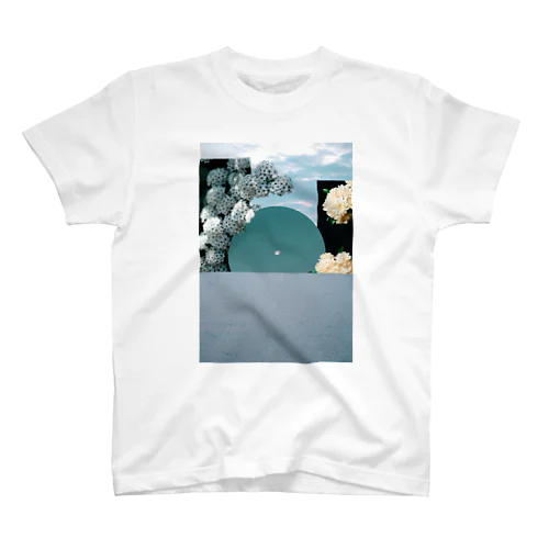 To the calm sea. 穏やかな海へ。 コラージュTシャツ Regular Fit T-Shirt