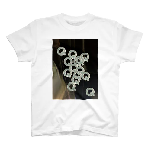 Qハピネス Regular Fit T-Shirt