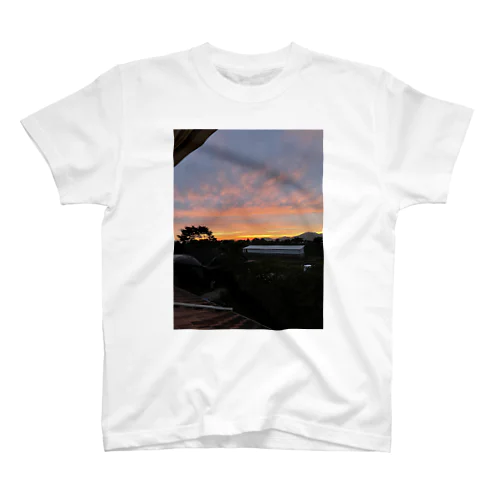 夕日輝く青空 Regular Fit T-Shirt