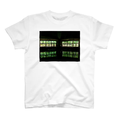 廃校の窓 新緑 スタンダードTシャツ