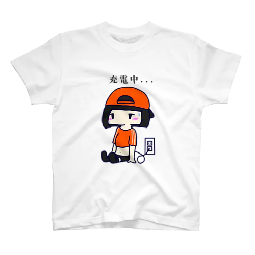 充電中少女 Regular Fit T-Shirt